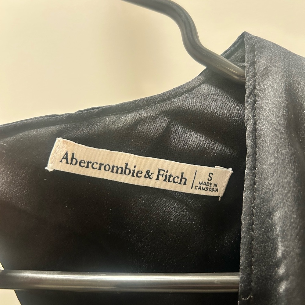A&F Black Satin Puff Sleeve Blouse - Picture 6 of 6